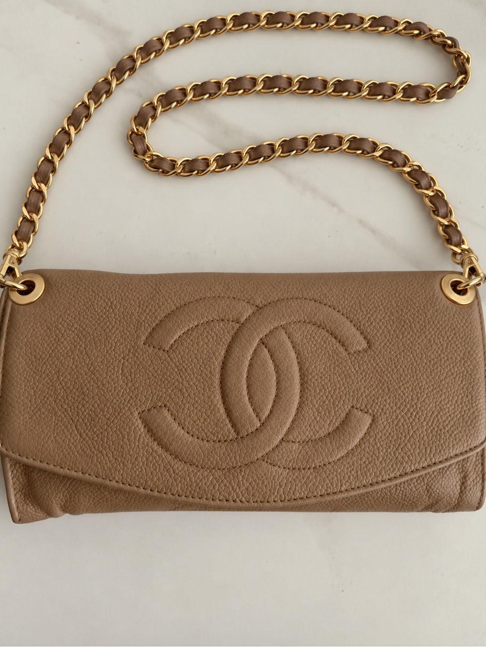 TIMELESS ✨CHANEL Beige/Tan Quilted CC Mini Shoulder Bag with Gold Chain - Picture 2 of 5